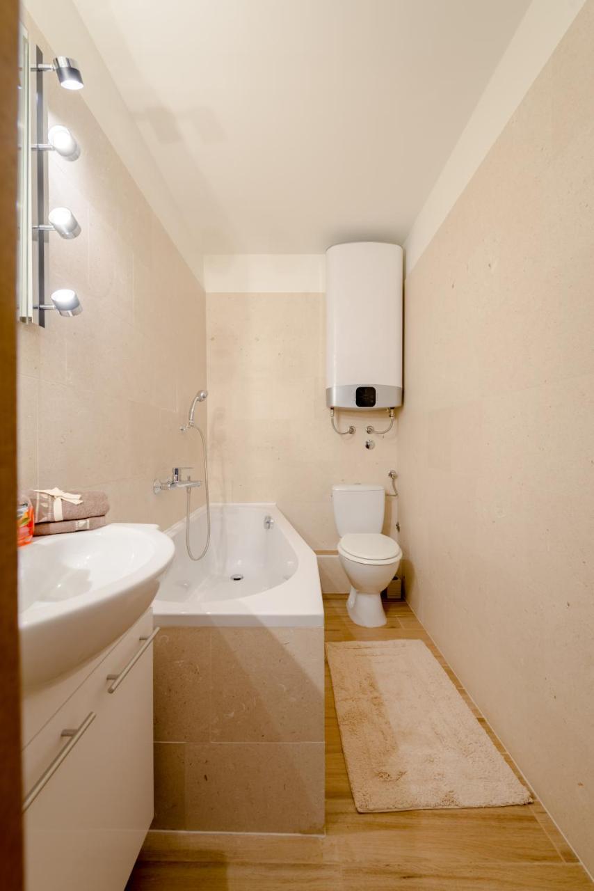 LCT Alberti Palace Apartment Spalato Esterno foto